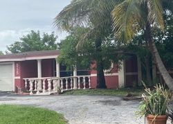 Pre-foreclosure in  SOUTHAMPTON DR Hollywood, FL 33025