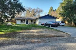  Pierce Dr, Oakhurst CA