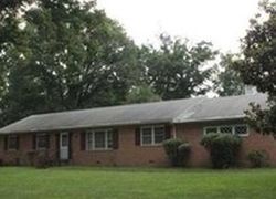 Pre-foreclosure Listing in FALSTONE RD RICHMOND, VA 23234