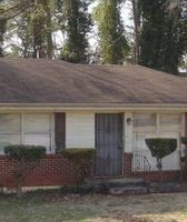 Pre-foreclosure in  HORSE SHOE DR SE Atlanta, GA 30316