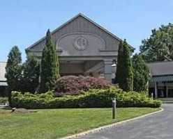 Pre-foreclosure in  OAK LN Glen Head, NY 11545