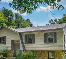 Pre-foreclosure Listing in MAGEE RD RINGWOOD, NJ 07456