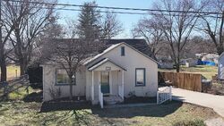 Pre-foreclosure in  W 14TH ST Cassville, MO 65625