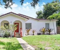 Pre-foreclosure in  NW 110TH ST Miami, FL 33168