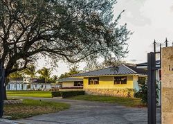 Sw 64th St, Miami FL
