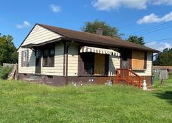 Pre-foreclosure Listing in NORMANDY DR MISHAWAKA, IN 46545