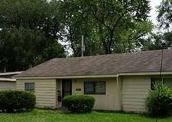 Pre-foreclosure in  MIDWOOD AVE Saint Louis, MO 63134