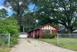 Pre-foreclosure in  N BENJAMIN AVE Ingleside, IL 60041