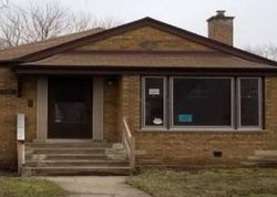 Pre-foreclosure Listing in S WENTWORTH AVE RIVERDALE, IL 60827