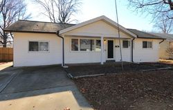 Pre-foreclosure Listing in BUDDIE DR HAZELWOOD, MO 63042