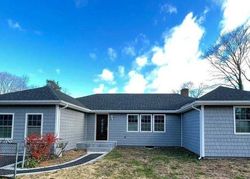 Pre-foreclosure Listing in LITTLE EAST NECK RD WEST BABYLON, NY 11704