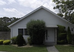 Pre-foreclosure in  WILLIAMSBURG CIR Warwick, RI 02886