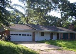 Pre-foreclosure in  CREEK BEND DR Tyler, TX 75707