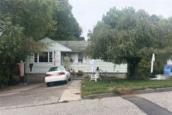 Pre-foreclosure in  COMMONWEALTH AVE Worcester, MA 01604