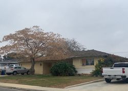 Pre-foreclosure Listing in CREST DR BAKERSFIELD, CA 93306