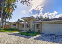 Pre-foreclosure in  BAYVIEW DR Fort Lauderdale, FL 33305