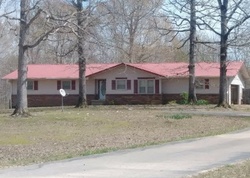 Pre-foreclosure Listing in HARRY TURPEN LN PARSONS, TN 38363