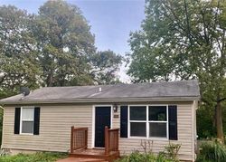 Pre-foreclosure in  SHIREWOOD RD Excelsior Springs, MO 64024