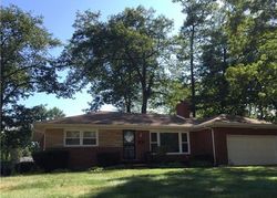 Pre-foreclosure Listing in NADOL DR SOUTHFIELD, MI 48075