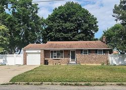 Pre-foreclosure in  BALDWIN BLVD Bay Shore, NY 11706