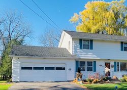  Longmeadow Dr, Syracuse NY