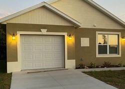 Pre-foreclosure Listing in ARMSTRONG CT FORT MYERS, FL 33916