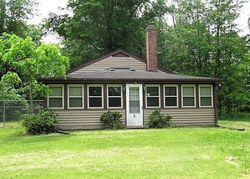 Pre-foreclosure Listing in S HICKORY LN NEW OXFORD, PA 17350