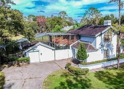 Pre-foreclosure in  FAIRWAY DR Wesley Chapel, FL 33543