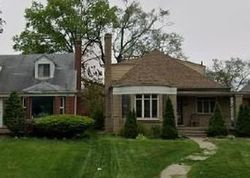 Pre-foreclosure in  W OUTER DR Detroit, MI 48221