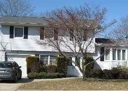 Pre-foreclosure Listing in THORMAN LN NORTH BABYLON, NY 11703