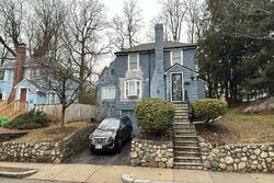  Braeburn Rd, Hyde Park MA