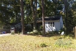 Pre-foreclosure in  FAIRVIEW DR Quinton, VA 23141