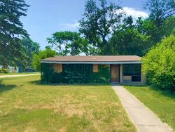 Pre-foreclosure Listing in TROY AVE MARKHAM, IL 60428