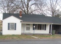 Pre-foreclosure Listing in HAMPTON AVE GAFFNEY, SC 29341
