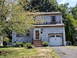 Pre-foreclosure in  GLANNON RD Livingston, NJ 07039