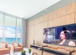Pre-foreclosure in  COLLINS AVE  North Miami Beach, FL 33160