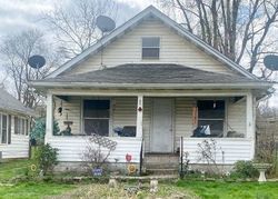 Pre-foreclosure in  CRANE AVE Huntington, WV 25705
