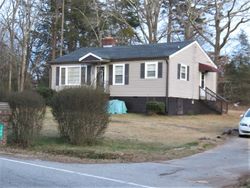 Pre-foreclosure Listing in CRESTFIELD RD GREENVILLE, SC 29605