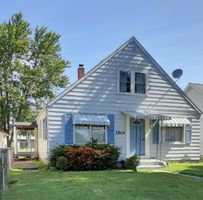 Pre-foreclosure Listing in W 8TH ST MUNCIE, IN 47302