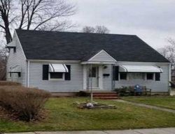 Pre-foreclosure in  DOUGLAS ST Vermilion, OH 44089