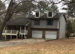 Pre-foreclosure in  PENTLAND DR Birmingham, AL 35235