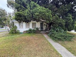 Pre-foreclosure in  CASTANA AVE Lakewood, CA 90712