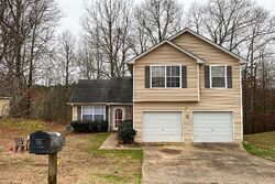 Pre-foreclosure in  CINNAMON OAK CIR Covington, GA 30016