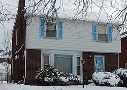 Pre-foreclosure in  HUNTINGTON RD Detroit, MI 48219