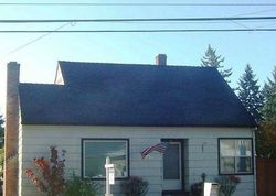 Pre-foreclosure in  SE THIESSEN RD Portland, OR 97267