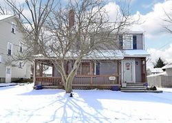 Pre-foreclosure in  HOLLYWOOD ST NE Warren, OH 44483