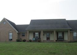 Pre-foreclosure Listing in WOODVIEW RD BYHALIA, MS 38611