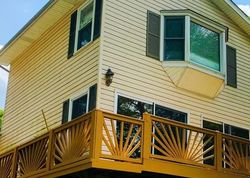 Pre-foreclosure in  WALDOAH BEACH RD Louisville, KY 40207