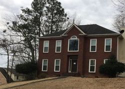 Pre-foreclosure in  RUSSET WOODS LN Birmingham, AL 35244