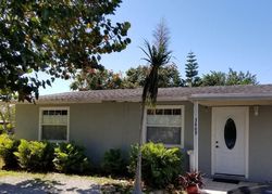 Pre-foreclosure in  GOLDIE LN Naples, FL 34112